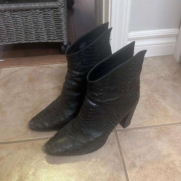 Matisse Tinsel black leather snakeskin ankle boots - Picture 2 of 4